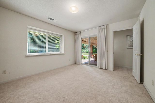 9069 Bader Rd, Elk Grove, CA 95624