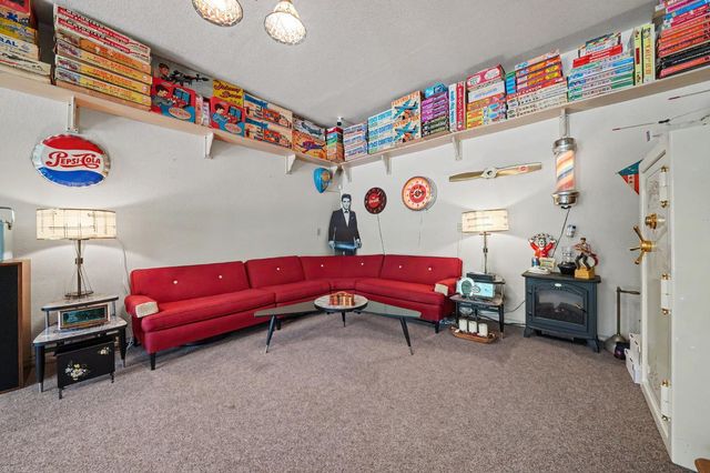 9069 Bader Rd, Elk Grove, CA 95624
