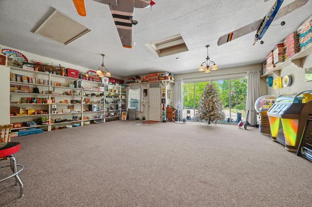 9069 Bader Rd, Elk Grove, CA 95624