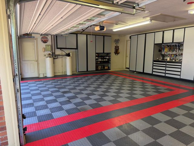 9069 Bader Rd, Elk Grove, CA 95624
