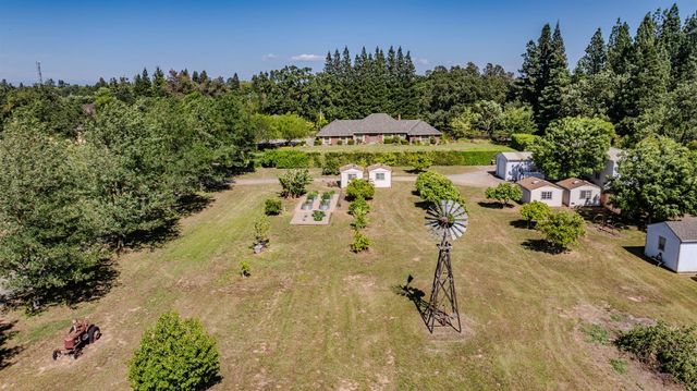 9069 Bader Rd, Elk Grove, CA 95624
