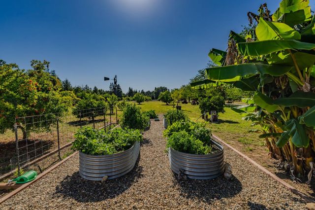 9069 Bader Rd, Elk Grove, CA 95624