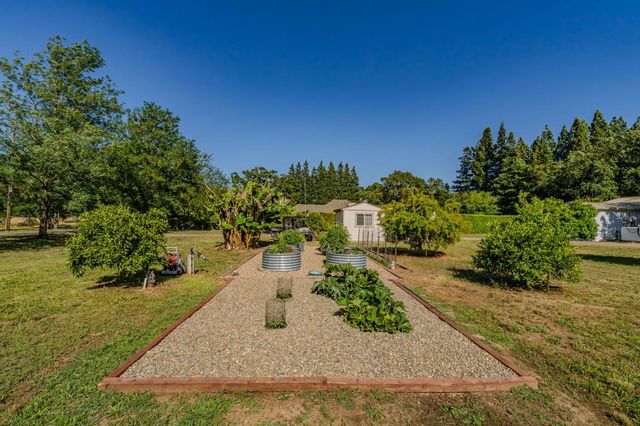 9069 Bader Rd, Elk Grove, CA 95624