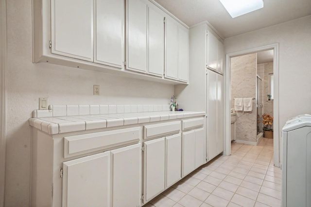 9069 Bader Rd, Elk Grove, CA 95624