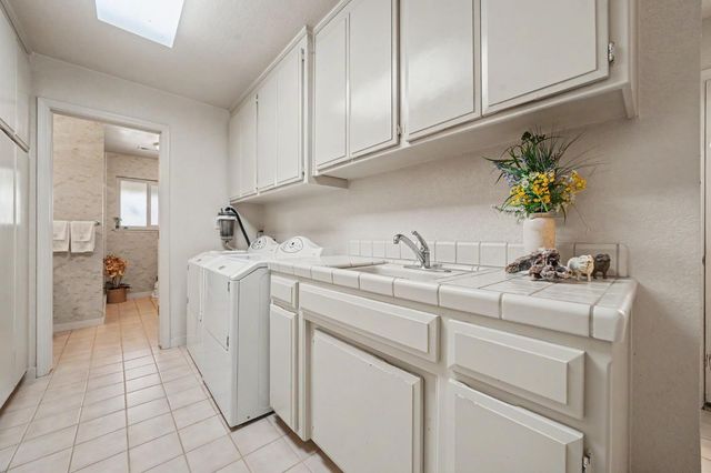 9069 Bader Rd, Elk Grove, CA 95624