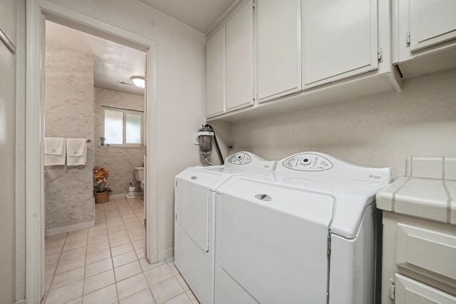 9069 Bader Rd, Elk Grove, CA 95624