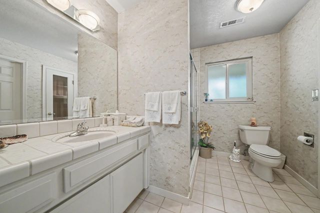 9069 Bader Rd, Elk Grove, CA 95624