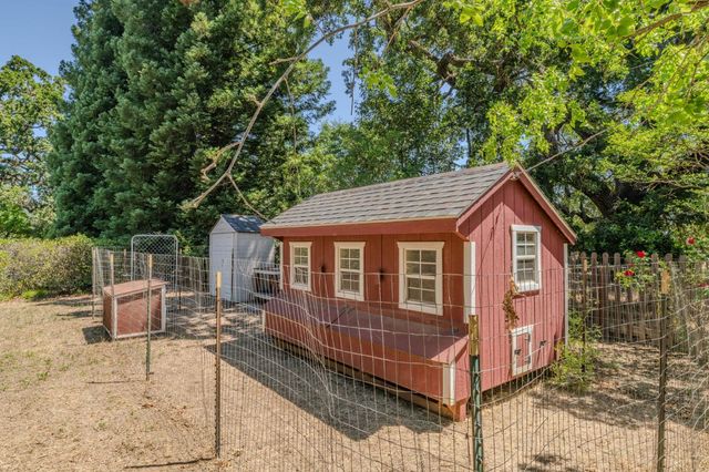 9069 Bader Rd, Elk Grove, CA 95624