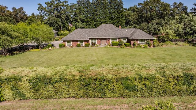 9069 Bader Rd, Elk Grove, CA 95624