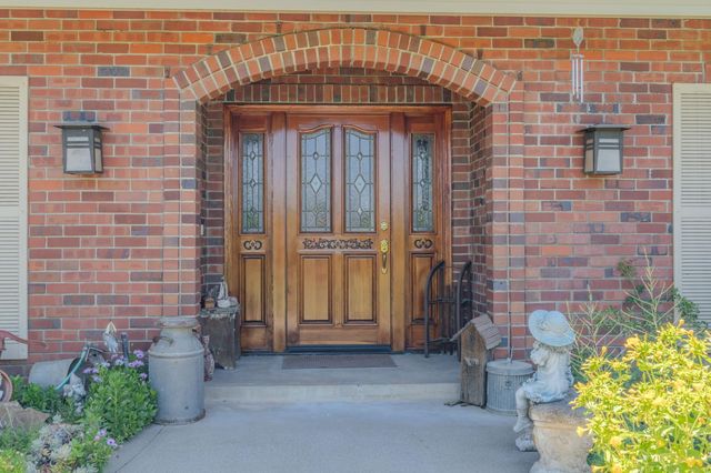 9069 Bader Rd, Elk Grove, CA 95624