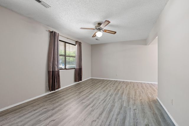 5834 S Iris Lane, Battlefield, MO 65619