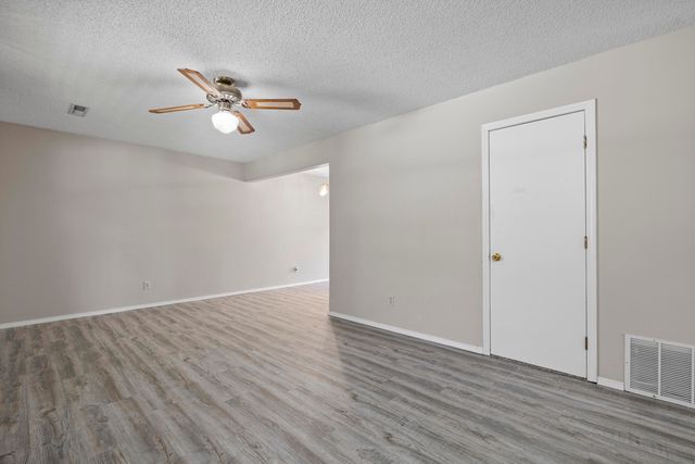 5834 S Iris Lane, Battlefield, MO 65619