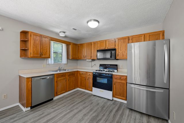 5834 S Iris Lane, Battlefield, MO 65619