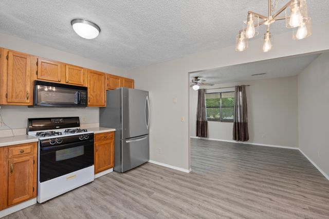 5834 S Iris Lane, Battlefield, MO 65619