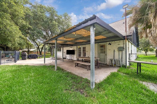 19197 Ramsey Road, Crosby, TX 77532