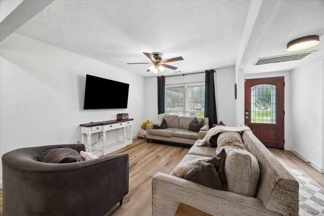 19197 Ramsey Road, Crosby, TX 77532