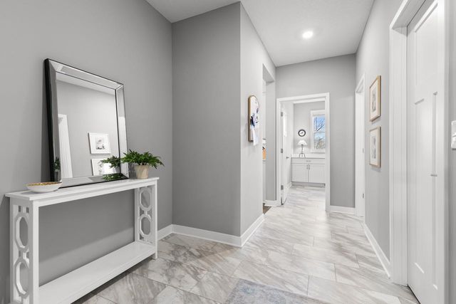 6373 Apple Court, Inver Grove Heights, MN 55077