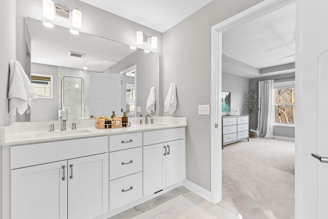 6373 Apple Court, Inver Grove Heights, MN 55077