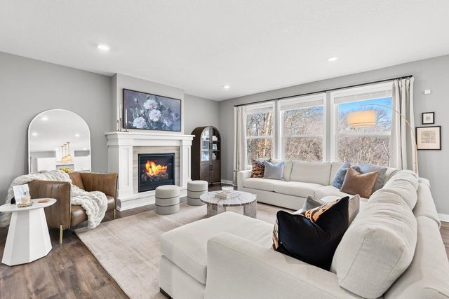 6373 Apple Court, Inver Grove Heights, MN 55077