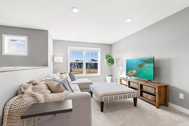 6373 Apple Court, Inver Grove Heights, MN 55077