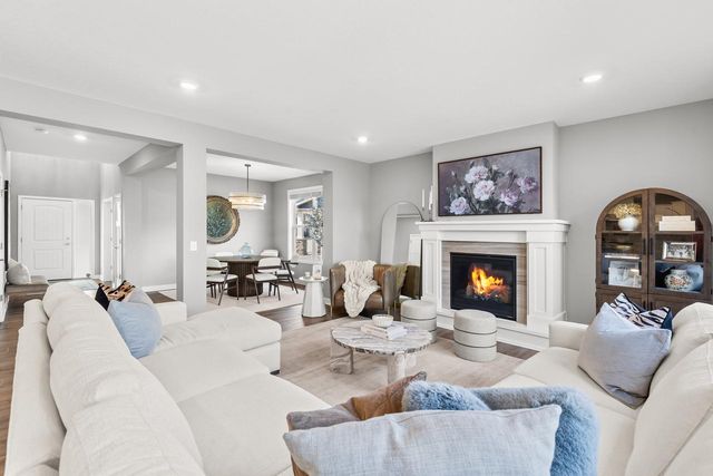 6373 Apple Court, Inver Grove Heights, MN 55077