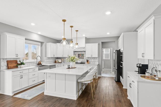 6373 Apple Court, Inver Grove Heights, MN 55077