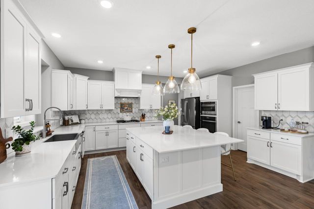 6373 Apple Court, Inver Grove Heights, MN 55077