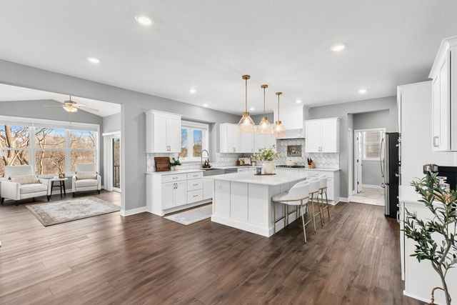 6373 Apple Court, Inver Grove Heights, MN 55077