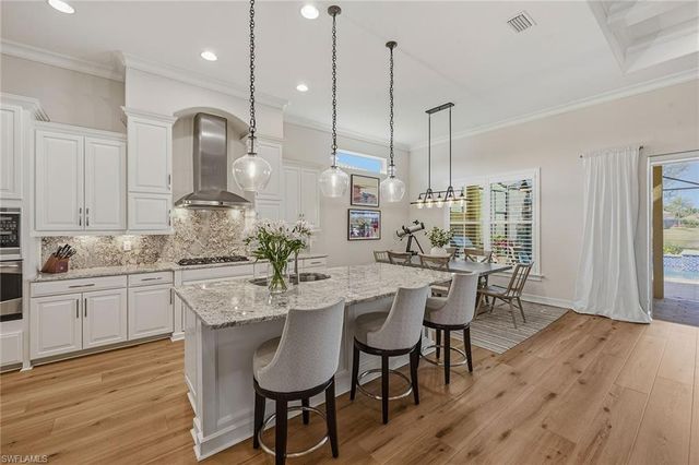 9327 Chiasso CT, Naples, FL 34114