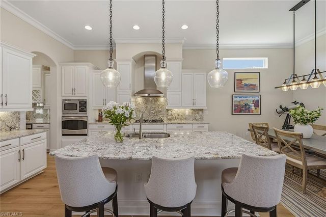 9327 Chiasso CT, Naples, FL 34114