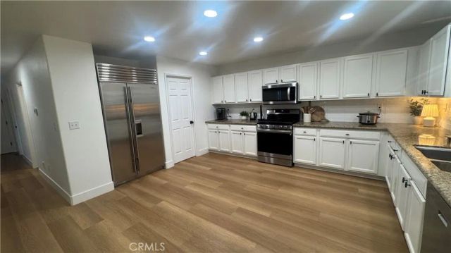 2174 W Picadilly, Hanford, CA 93230