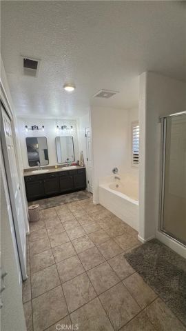 2174 W Picadilly, Hanford, CA 93230