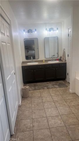 2174 W Picadilly, Hanford, CA 93230