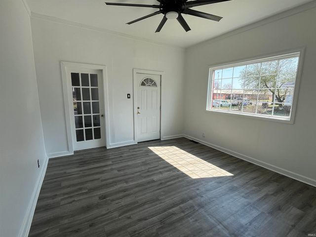 402 W Jefferson Avenue, Vincennes, IN 47591