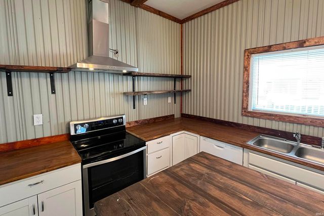 402 W Jefferson Avenue, Vincennes, IN 47591