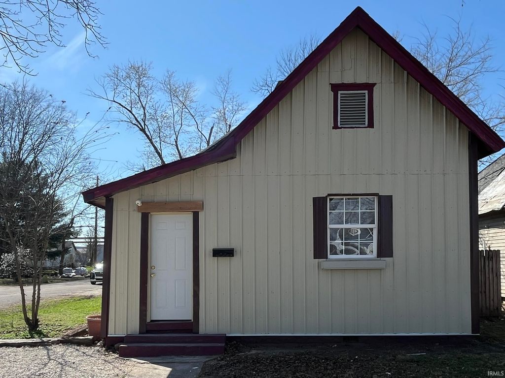 402 W Jefferson Avenue, Vincennes, IN 47591