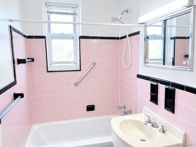 26-21 Union Street 6D, Flushing, NY 11354