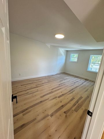 605 Millbury St, Worcester, MA 01604