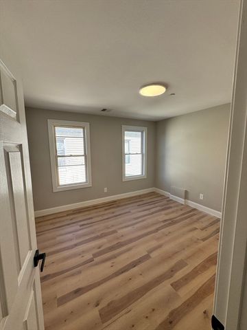 605 Millbury St, Worcester, MA 01604