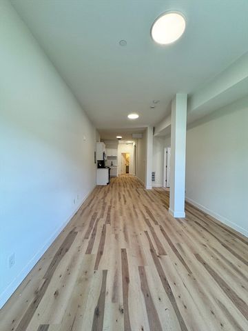605 Millbury St, Worcester, MA 01604