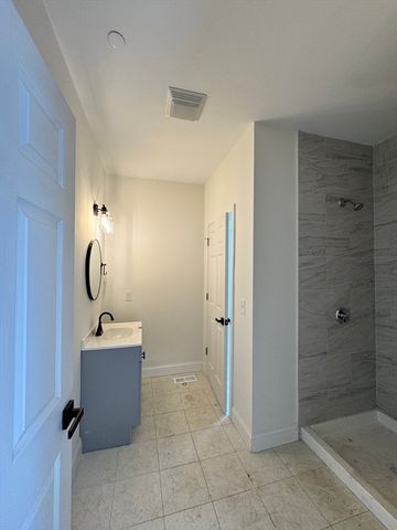 605 Millbury St, Worcester, MA 01604