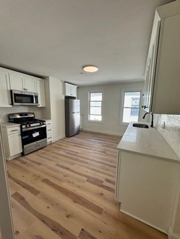 605 Millbury St, Worcester, MA 01604
