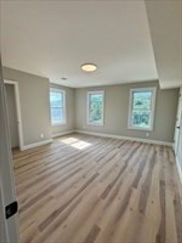 605 Millbury St, Worcester, MA 01604