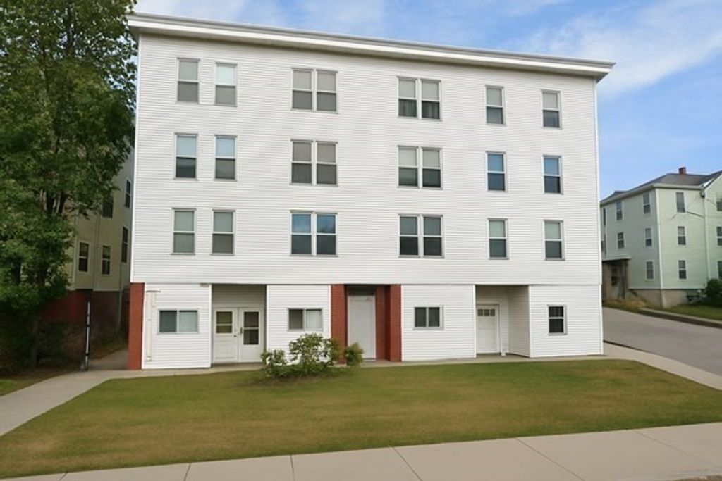 605 Millbury St, Worcester, MA 01604