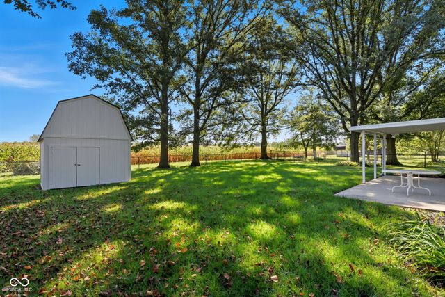 2775 High Acres E Street, New Palestine, IN 46163