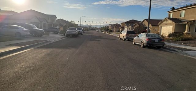 381 Britannia Rd, Hemet, CA 92543