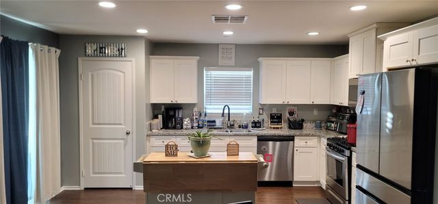 381 Britannia Rd, Hemet, CA 92543