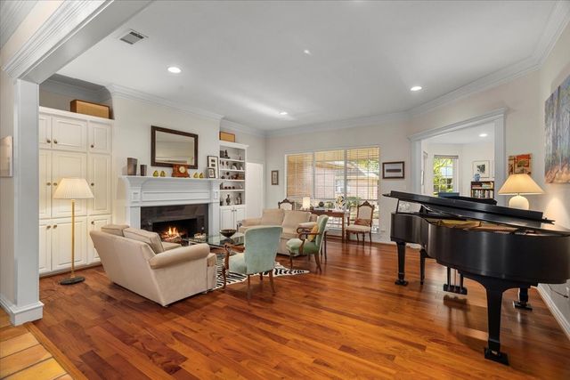 2833 Manorwood Trail, Fort Worth, TX 76109