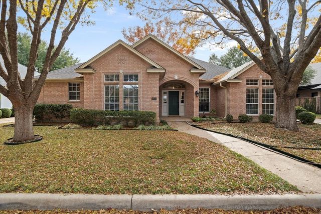 2833 Manorwood Trail, Fort Worth, TX 76109