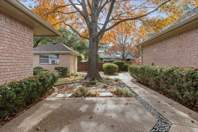 2833 Manorwood Trail, Fort Worth, TX 76109